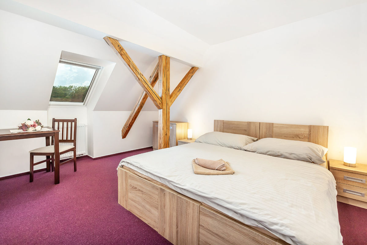 Retreat Bačalský mlýn – podkrovní pokoj pro 4denní pobyt na Vysočině